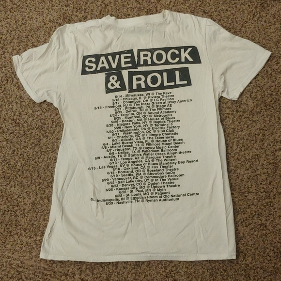 Fall out boy save rock and roll concert tee - Picture 2 of 3